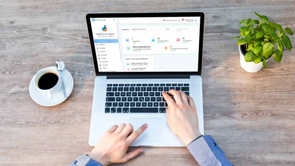 Manajemen bimbel menggunakan software AOneSchools
